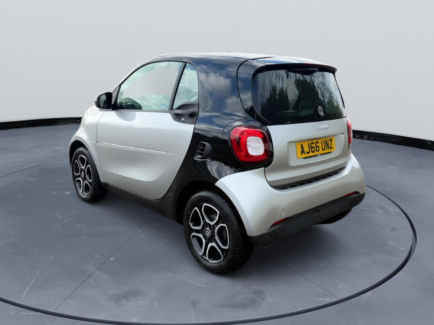 2017 Smart Fortwo (Premium Plus) 0.9 - Image 5