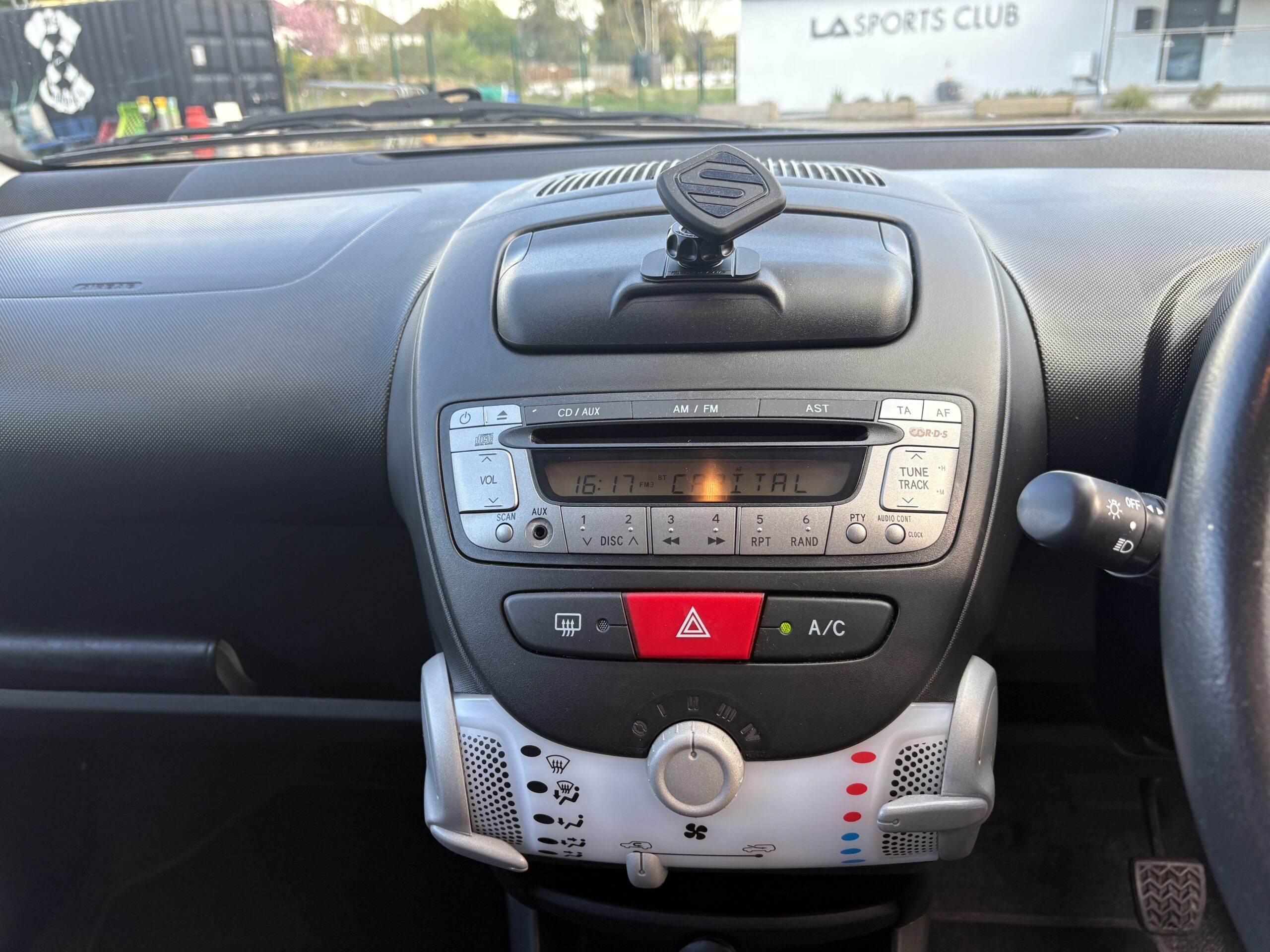 2013 Toyota Aygo Move 1.0 - Image 13
