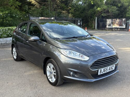 Alternative view of 2015 Ford Fiesta Zetec 1.0