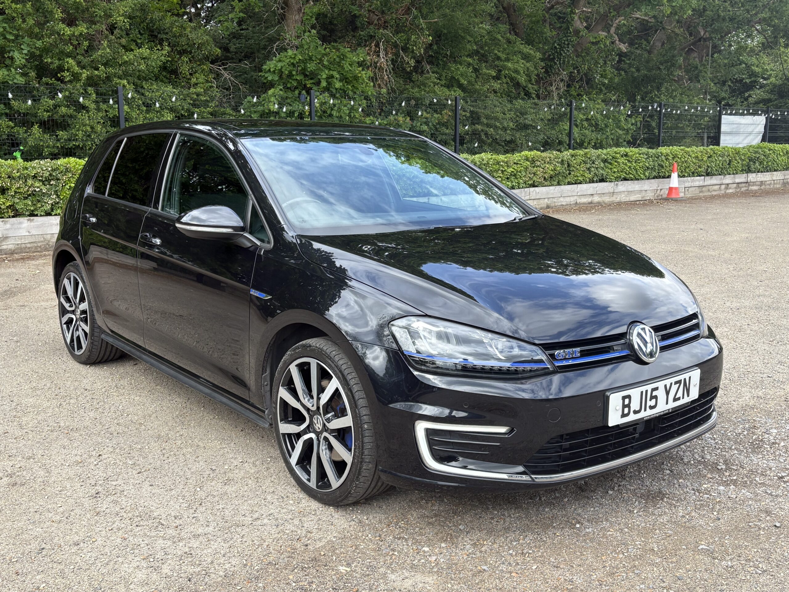 2015 Volkswagen Golf GTE 1.4 DSG - Image 2