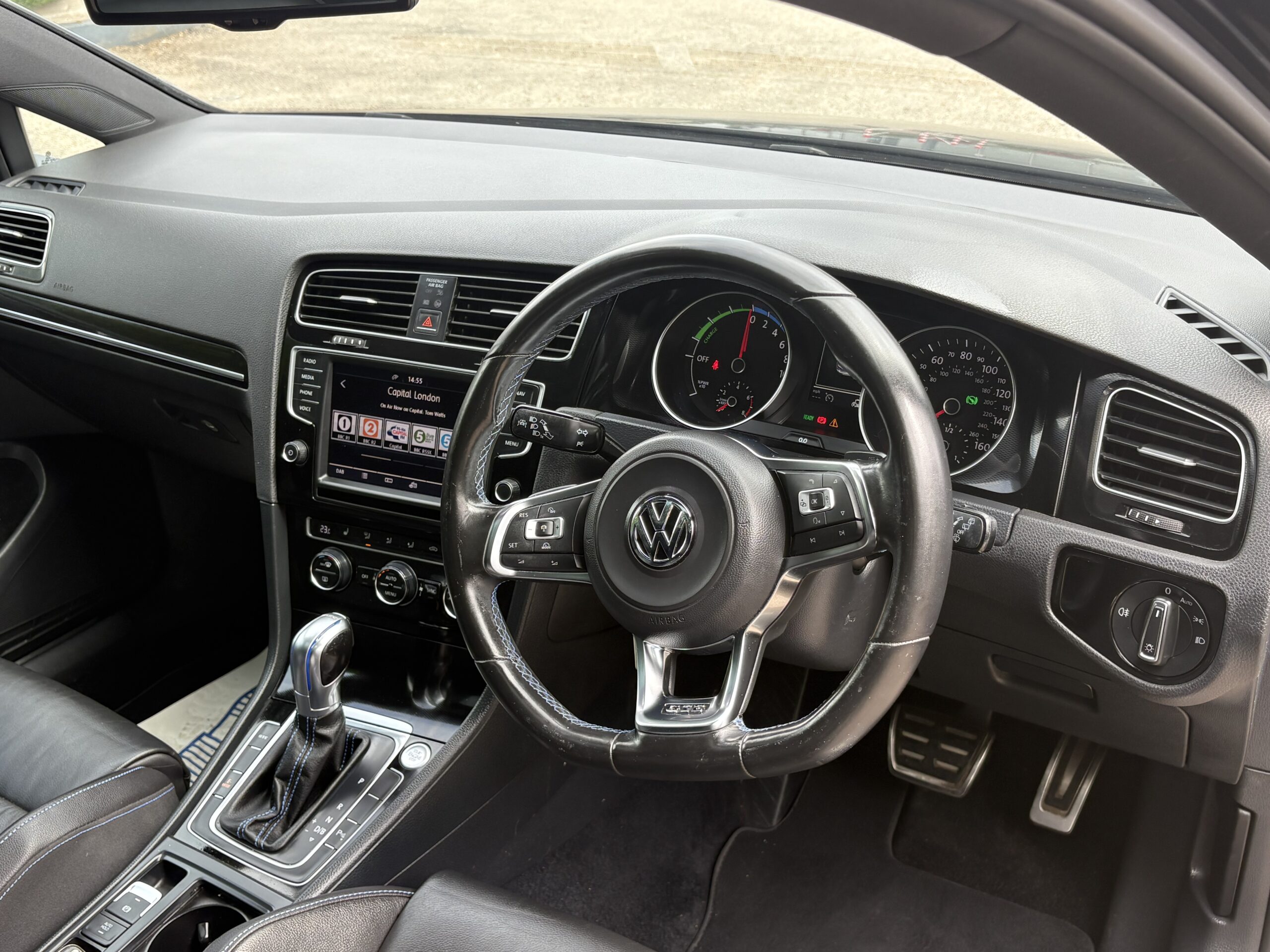 2015 Volkswagen Golf GTE 1.4 DSG - Image 9