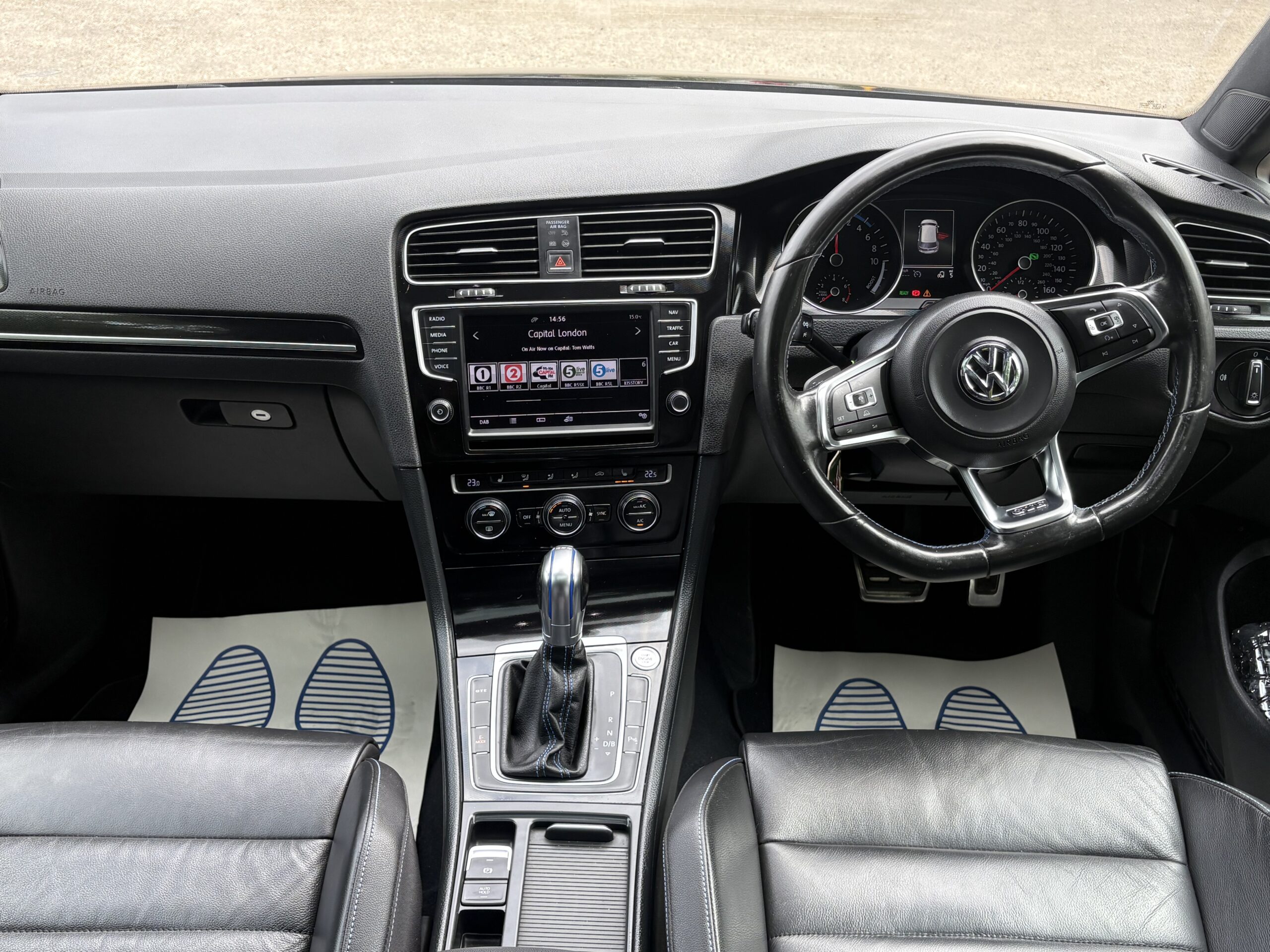 2015 Volkswagen Golf GTE 1.4 DSG - Image 11