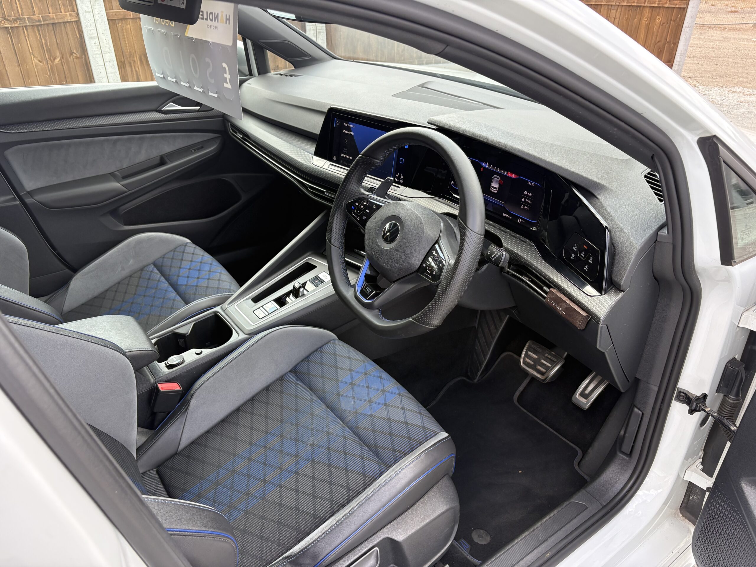 2022 Volkswagen Golf R DSG 2.0 - Image 11