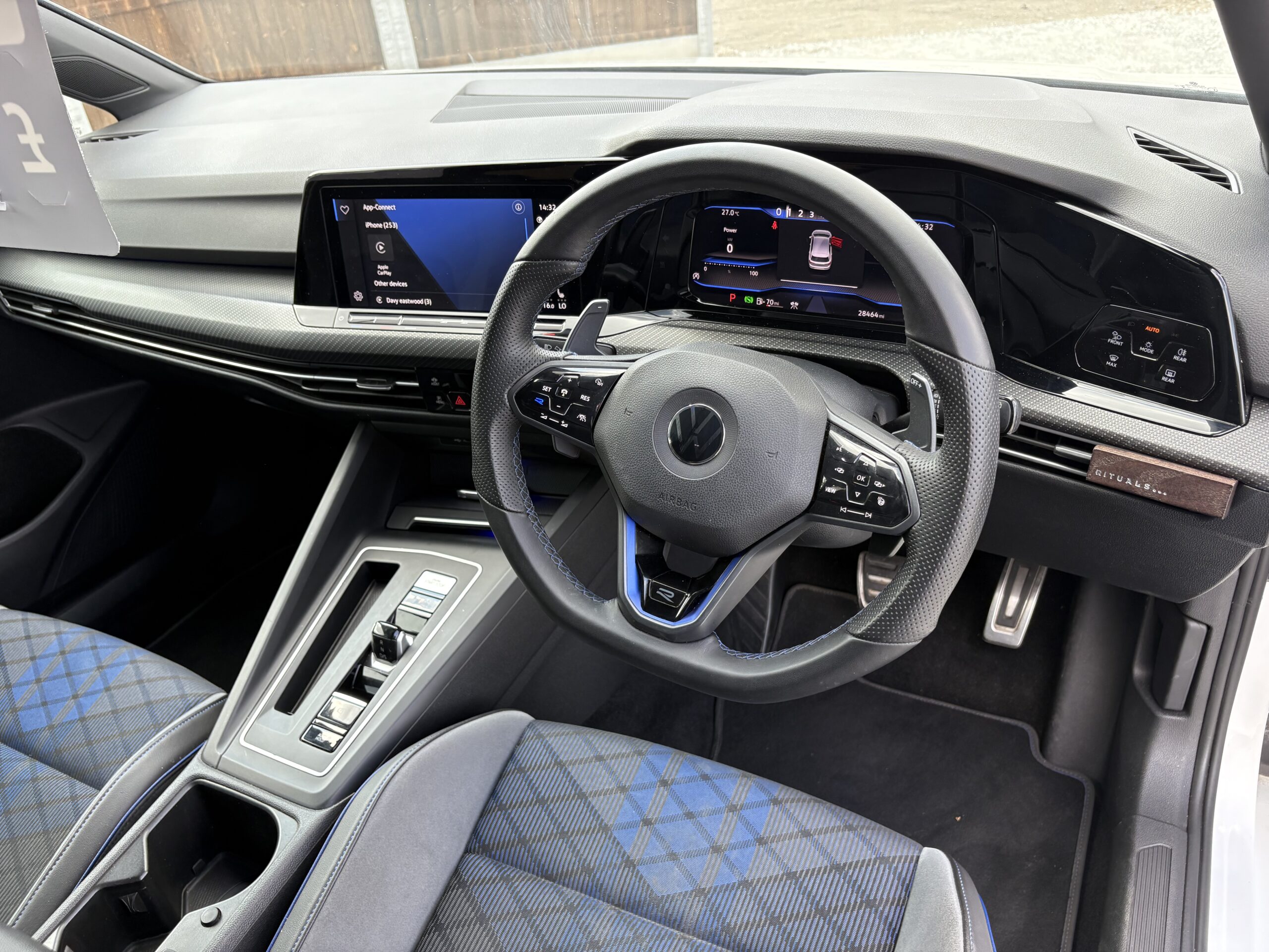 2022 Volkswagen Golf R DSG 2.0 - Image 12