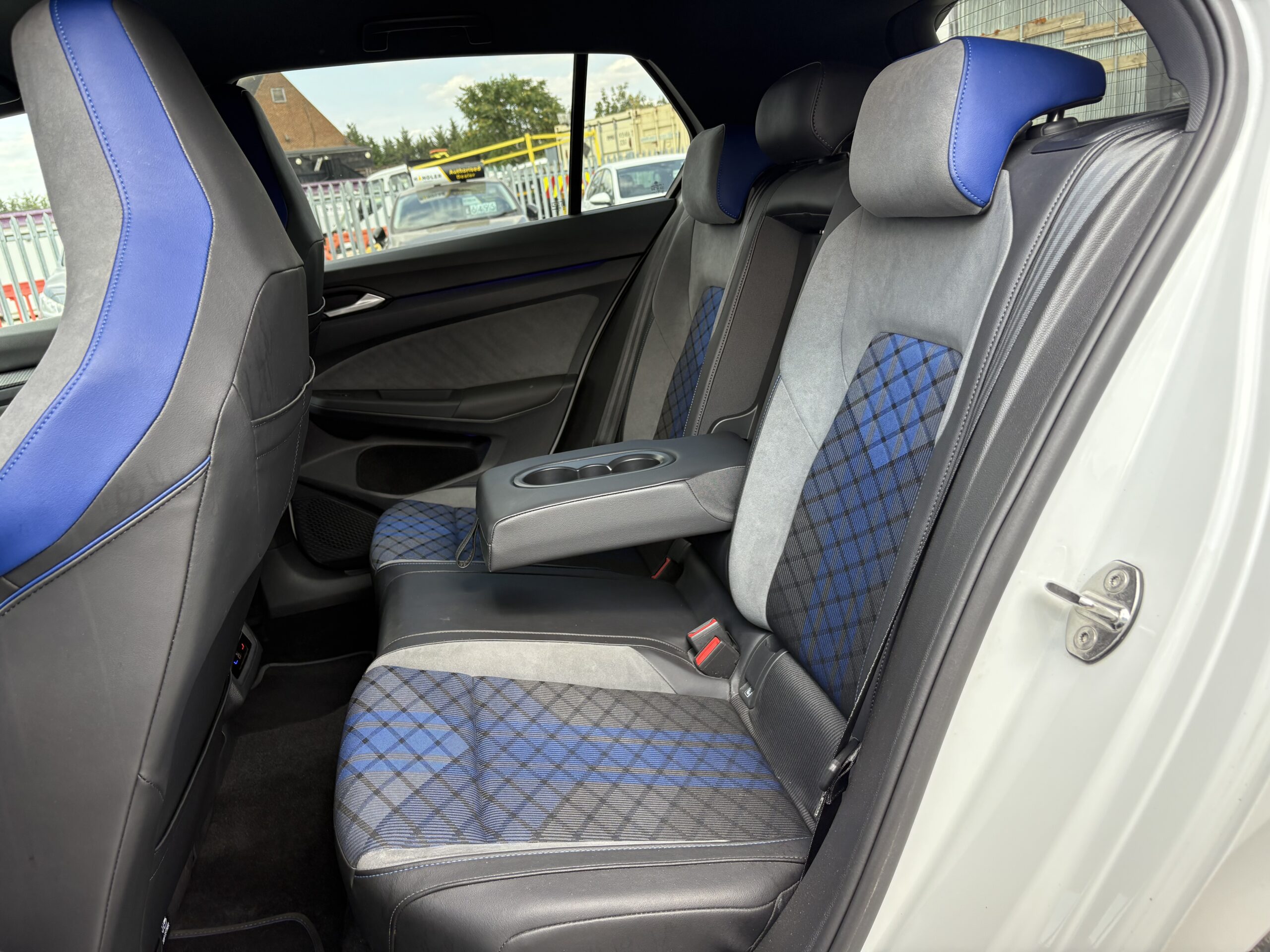 2022 Volkswagen Golf R DSG 2.0 - Image 21