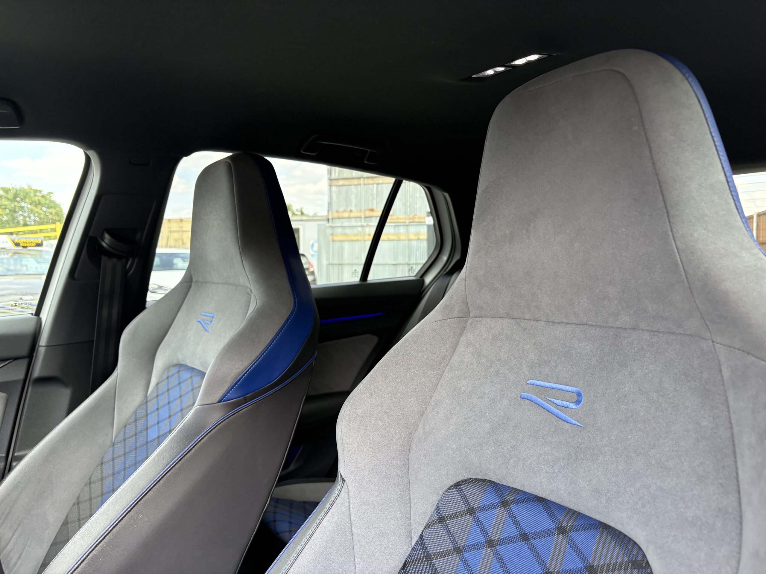 2022 Volkswagen Golf R DSG 2.0 - Image 24