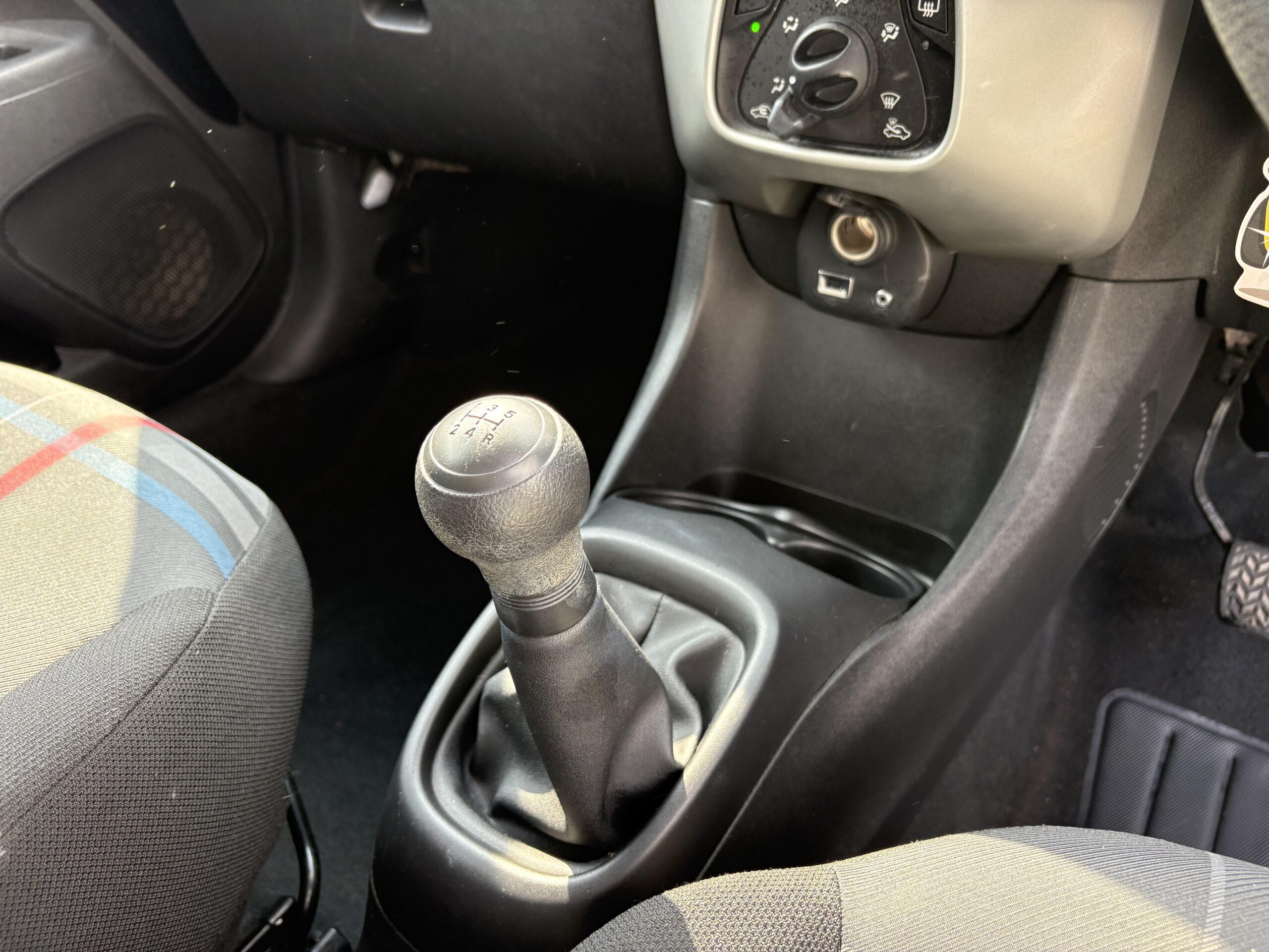 2014 Peugeot 108 VTI 1.0 - Image 12