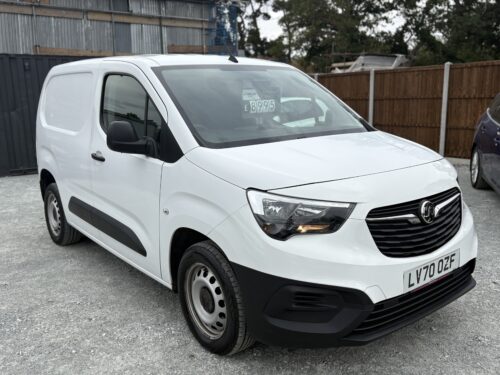 Alternative view of 2020 Vauxhall Combo D 2300 1.6