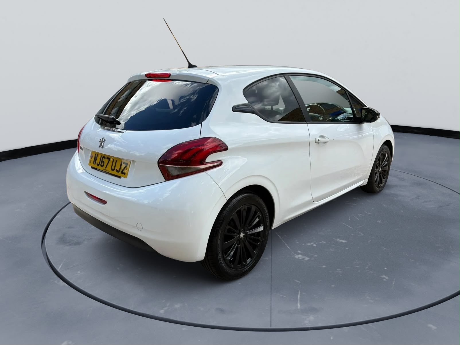 2017 Peugeot 208 Black Edition 1.2 - Image 6